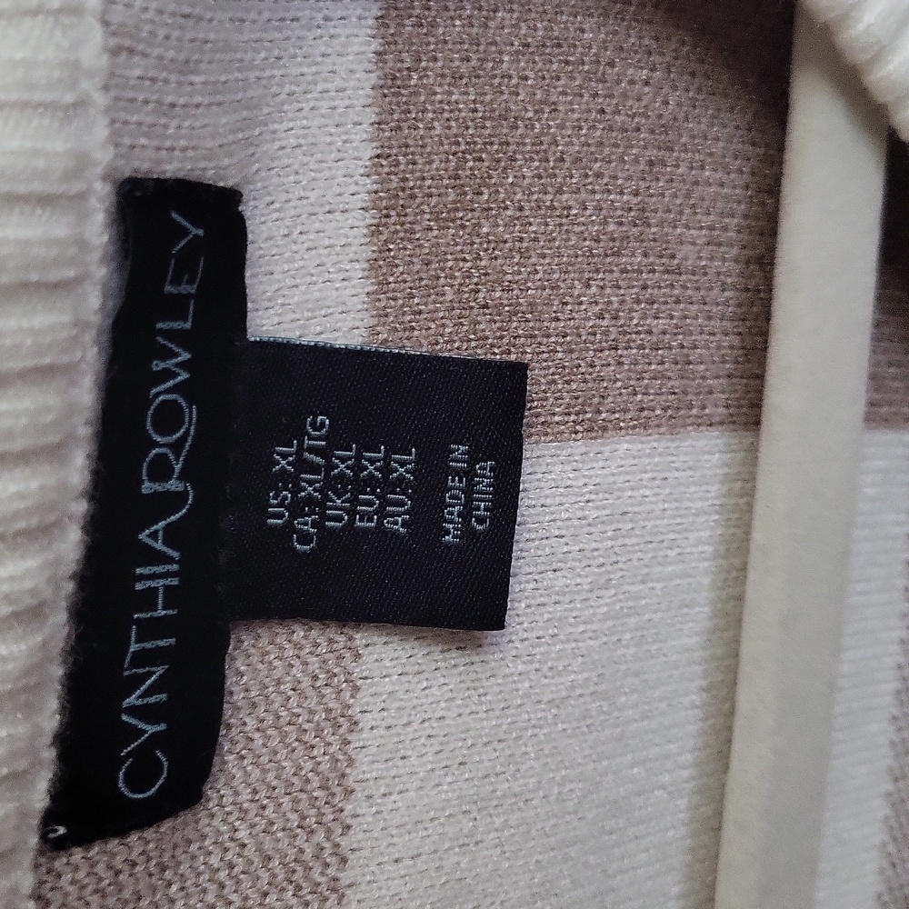 Beautiful cardigan. - Picture 7 of 8